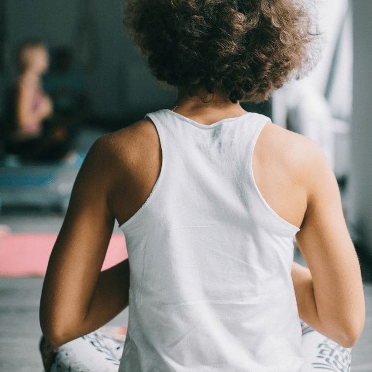 yoga para fortalecer la espalda | HCMN